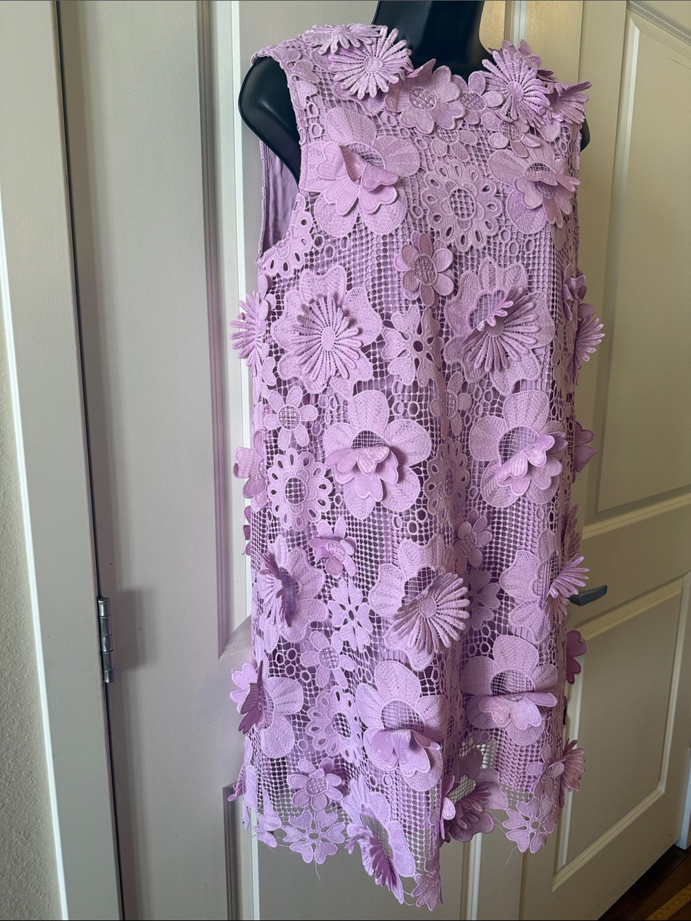EUC j.Marie Lavender Pink Floral Lace Dress 3D Sleeveless Shift Midi Size Medium